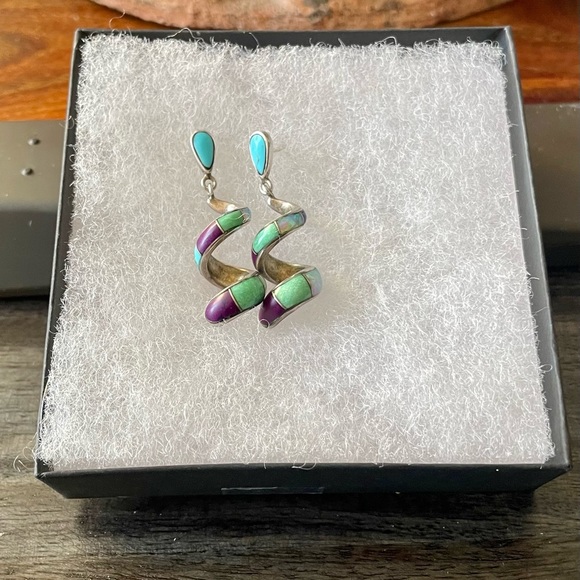 Vintage Navajo Swirl Earrings - Picture 11 of 15